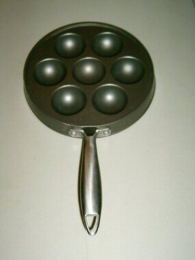 Nordic Ware Nonstick 7-Cup Aebleskiver / Pancake Pan, VGUC